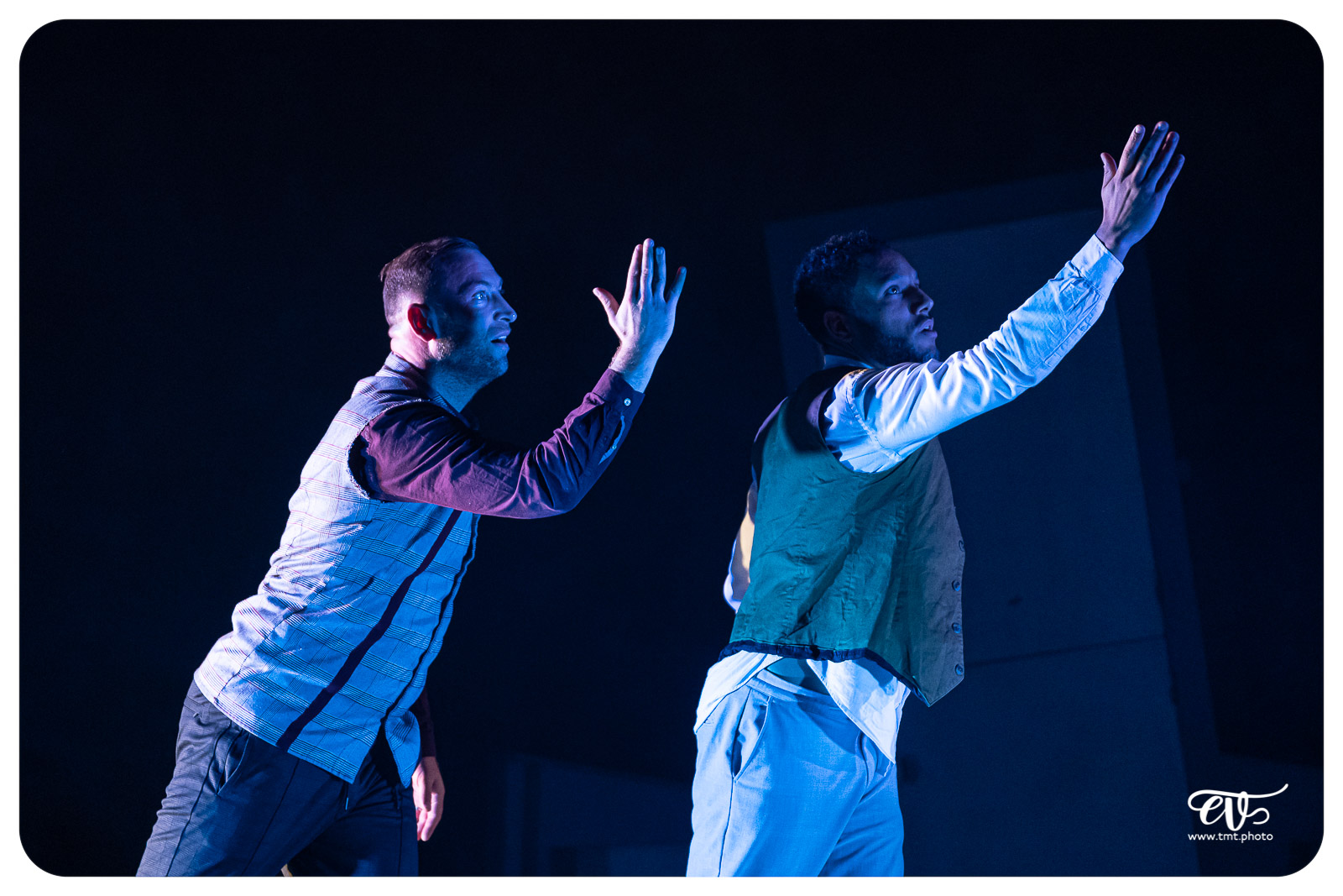 SUR LE FIL (CIE PYRAMID)